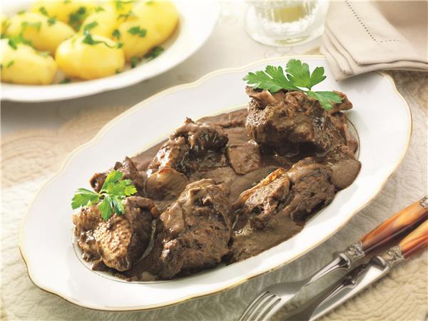 Maison Godard Civet d'Oie Au Vin De Cahors - Goose Stew In French Red Wine Sauce Serves 3/4