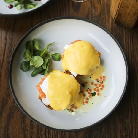 Eggs Benedict with smoked salmon