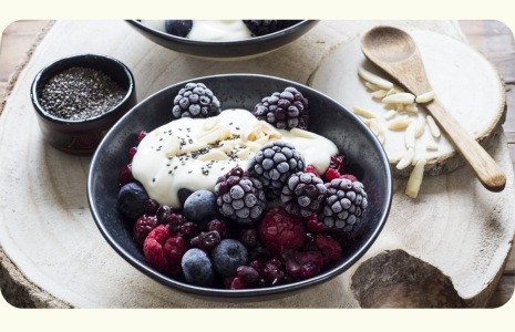 yoghurt and berries