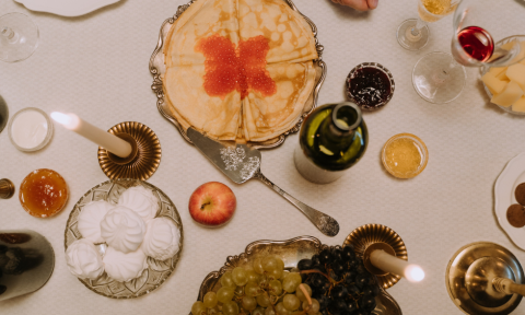 french dinner table