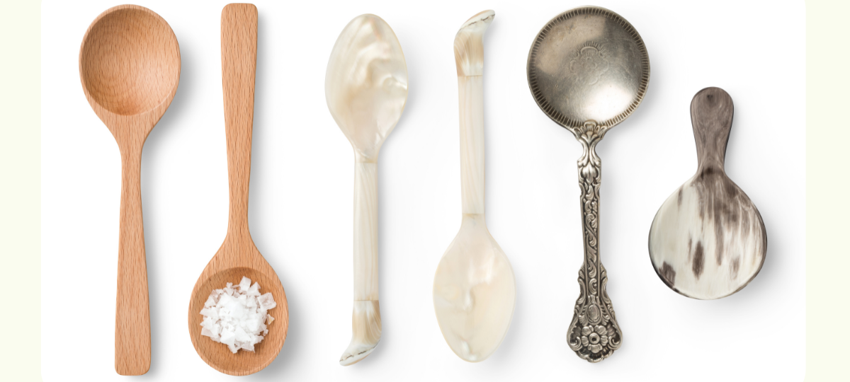 Mother Of Pearl Spoon: What Is It And Do You Really Need It To Eat Caviar?