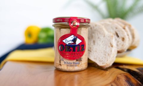 High quality bonito del Norte white tuna fillets in olive oil, Ortiz brand.