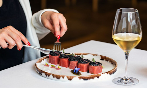 What To Eat With Caviar – The 9 Best Accompaniments